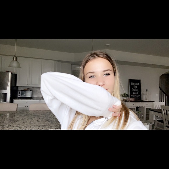 Meet your Posher, Lilliana - Picture 1 of 1